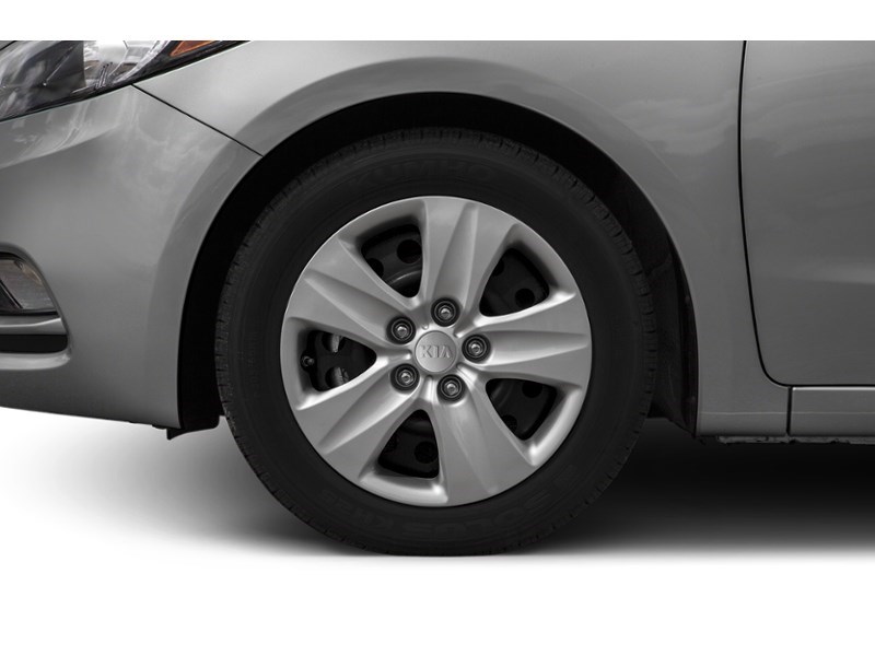 2016 Kia Forte 2.0L LX+ (M6) Exterior Shot 5