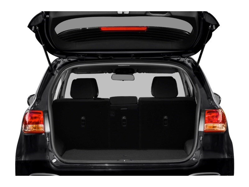 2016 Kia Sorento 2.4L LX Exterior Shot 4