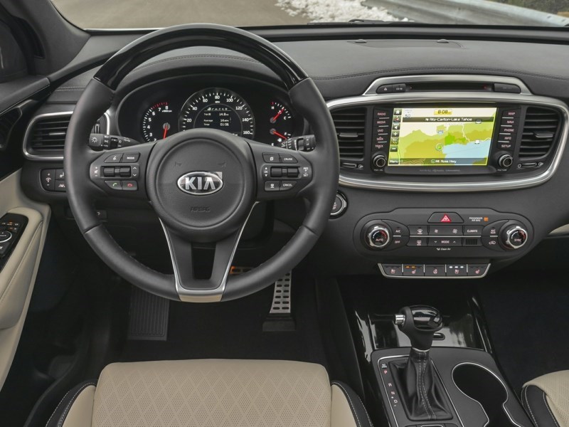 2018 Kia Sorento 2.4L LX OEM Shot 5