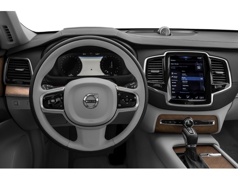 2016 Volvo XC90 T6 Inscription Interior Shot 3