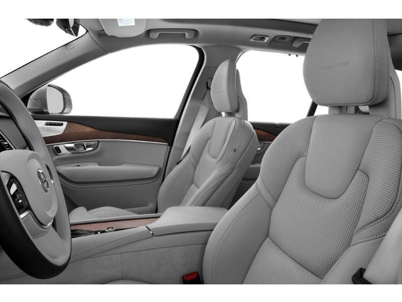 2016 Volvo XC90 T6 Inscription Interior Shot 4