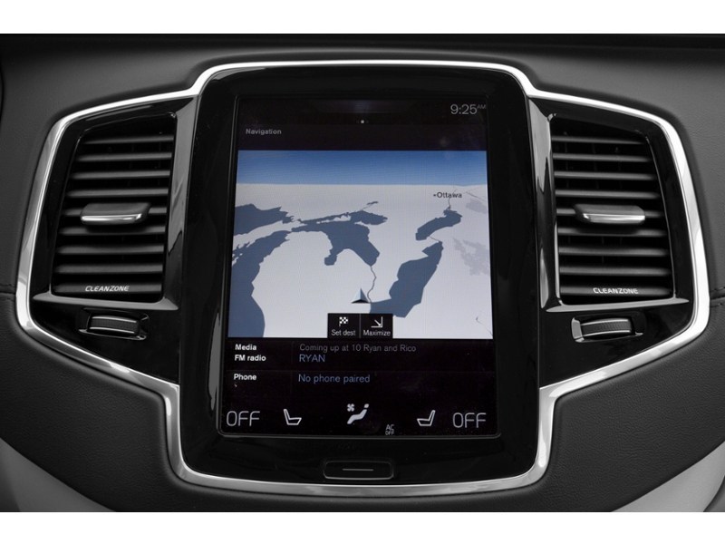 2016 Volvo XC90 T6 Inscription Interior Shot 8