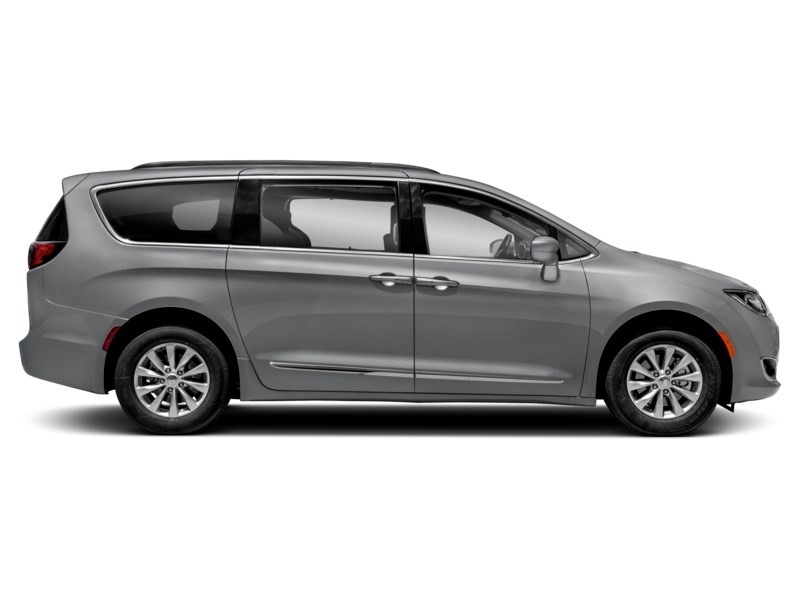 2019 Chrysler Pacifica Limited Exterior Shot 11