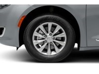 2020 Chrysler Pacifica Touring-L Plus Exterior Shot 5