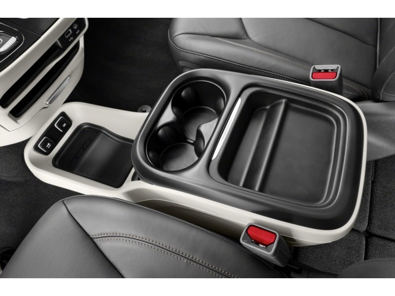 2020 Chrysler Pacifica Touring-L Plus Interior Shot 7