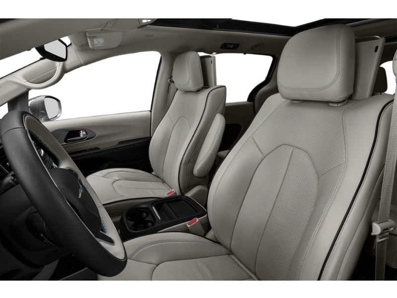 2020 Chrysler Pacifica Hybrid Limited Interior Shot 4