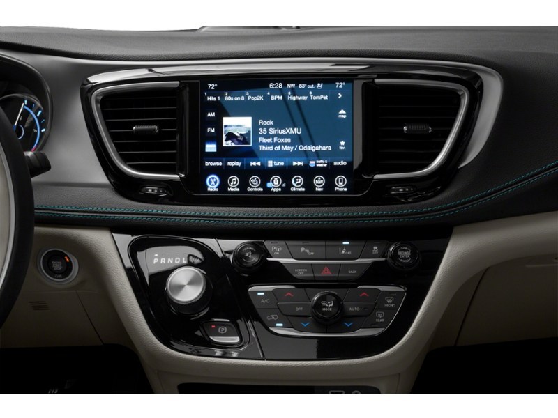 2020 Chrysler Pacifica Hybrid Limited Interior Shot 2