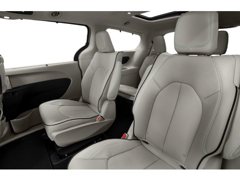 2020 Chrysler Pacifica Hybrid Limited Interior Shot 5