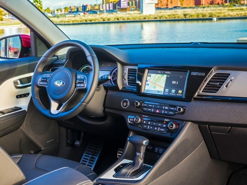 2019 Kia Niro L OEM Shot 5
