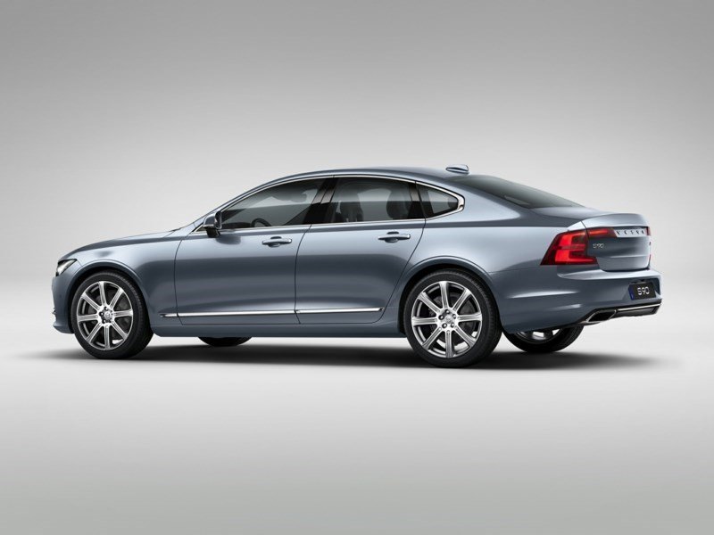 2017 Volvo S90 T6 Momentum OEM Shot 2