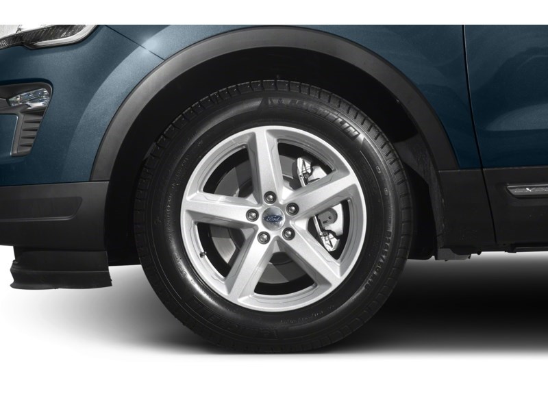 2018 Ford Explorer XLT 4WD Exterior Shot 5