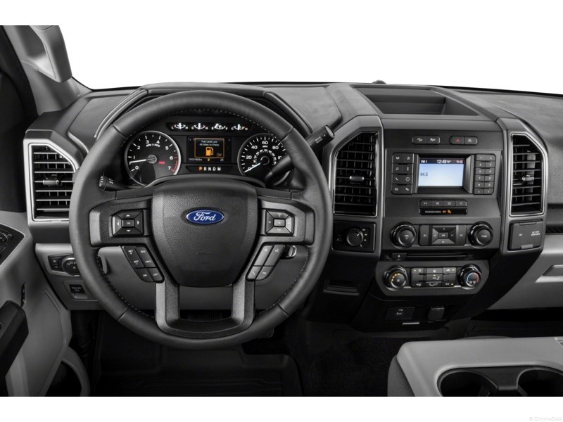 2018 Ford F-150 XLT Interior Shot 3