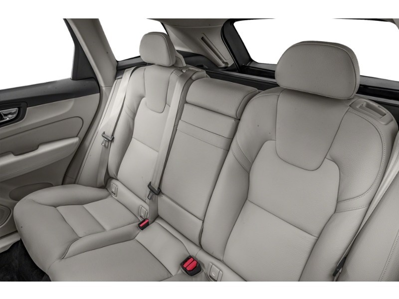 2019 Volvo XC60 T6 Inscription Interior Shot 5