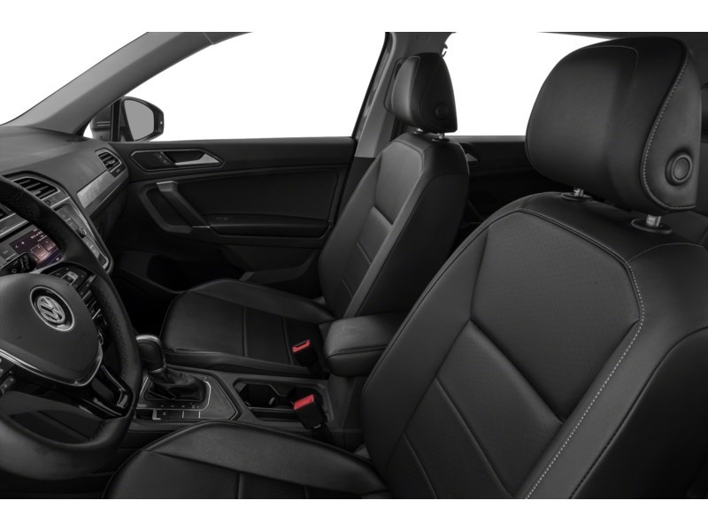 2019 Volkswagen Tiguan Comfortline Interior Shot 4