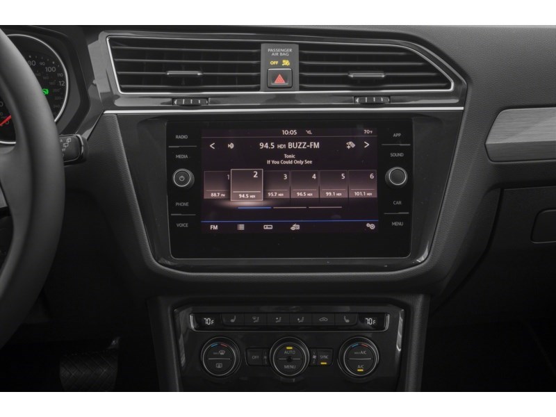 2019 Volkswagen Tiguan Comfortline Interior Shot 2