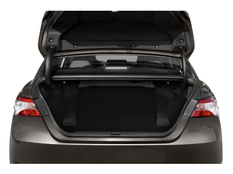 2019 Toyota Camry Hybrid LE Exterior Shot 4