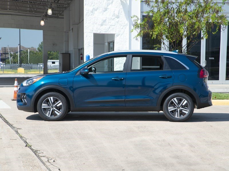2022 Kia Niro PHEV EX OEM Shot 2