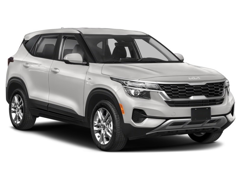 2022 Kia Seltos LX Exterior Shot 8