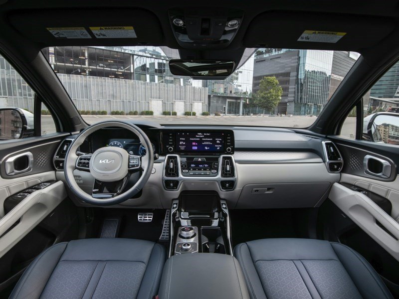 2022 Kia Sorento PHEV SX w/Grey Interior OEM Shot 4