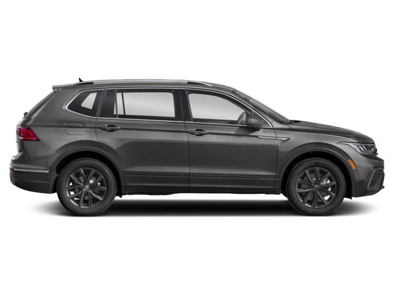 2022 Volkswagen Tiguan Comfortline Exterior Shot 10
