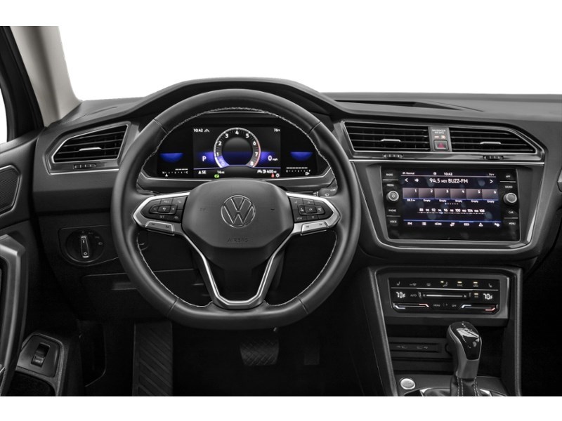 2024 Volkswagen Tiguan Comfortline Interior Shot 3