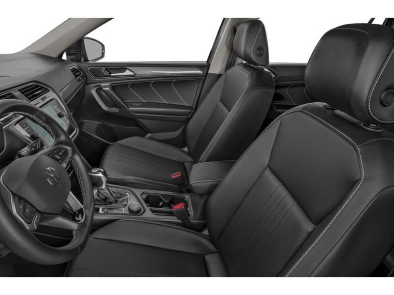 2022 Volkswagen Tiguan Comfortline Interior Shot 4