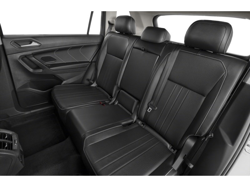 2022 Volkswagen Tiguan Comfortline Interior Shot 5