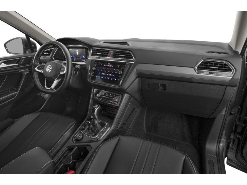 2022 Volkswagen Tiguan Comfortline Interior Shot 1