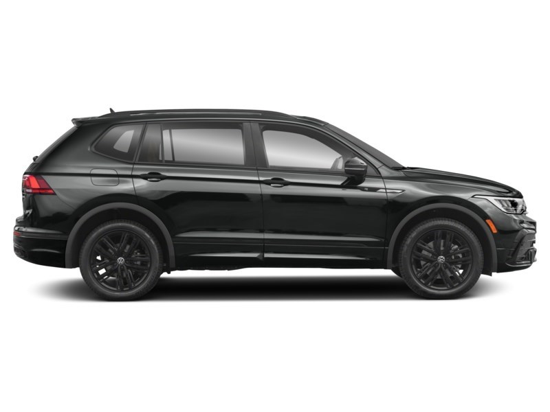 2023 Volkswagen Tiguan Comfortline R-Line Black Exterior Shot 10