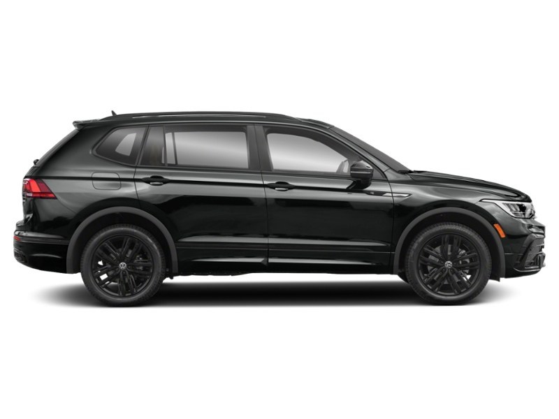 2024 Volkswagen Tiguan Comfortline R-Line Black Edition Exterior Shot 10