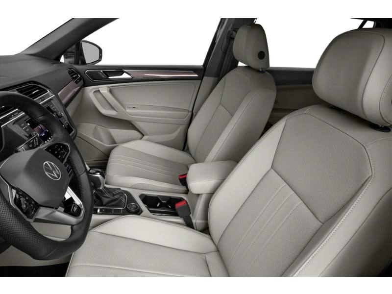 2024 Volkswagen Tiguan Comfortline R-Line Black Edition Interior Shot 4