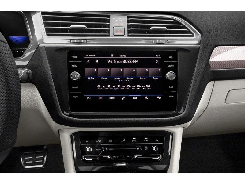 2024 Volkswagen Tiguan Comfortline R-Line Black Edition Interior Shot 2