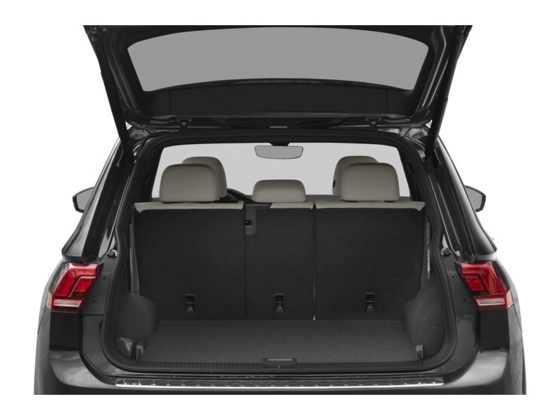 2023 Volkswagen Tiguan Comfortline R-Line Black Exterior Shot 4