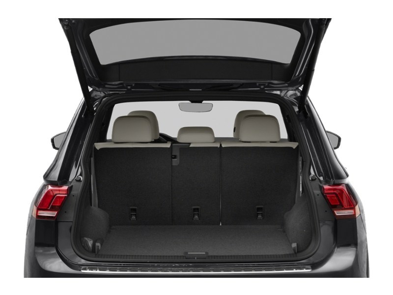 2024 Volkswagen Tiguan Comfortline R-Line Black Edition Exterior Shot 4