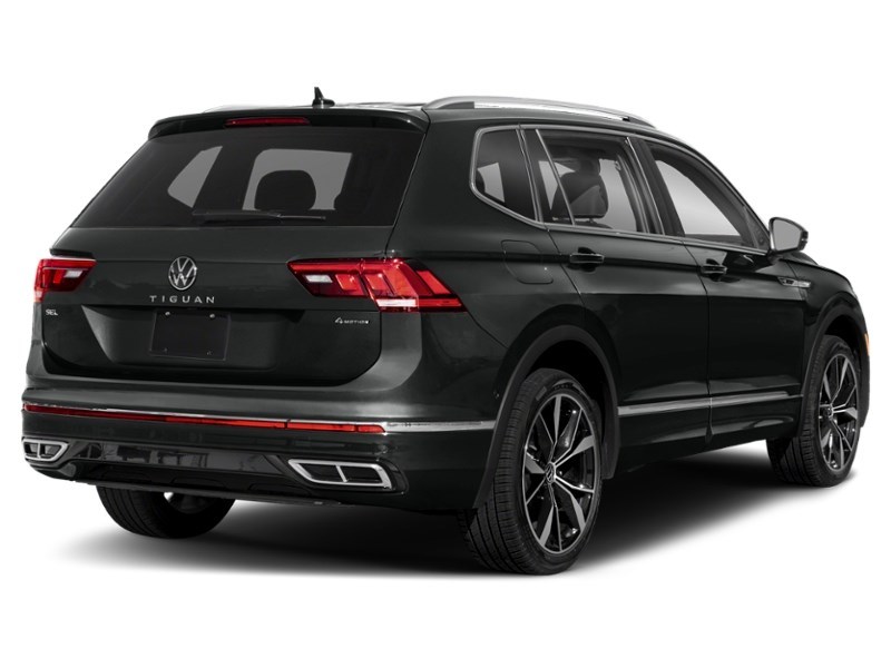 2022 Volkswagen Tiguan Highline R-Line Exterior Shot 2