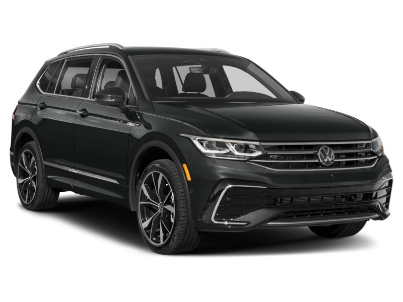 2024 Volkswagen Tiguan Highline R-Line Exterior Shot 8