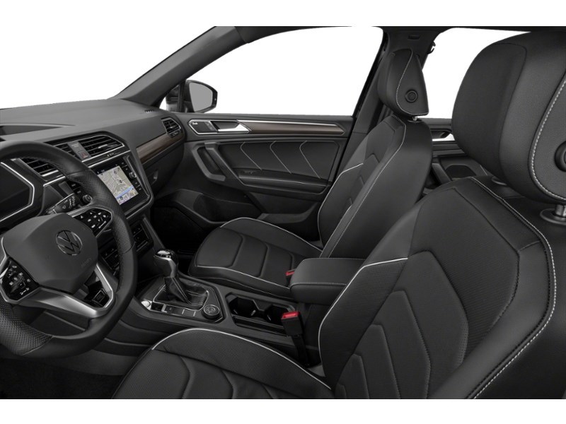 2022 Volkswagen Tiguan Highline R-Line Interior Shot 4
