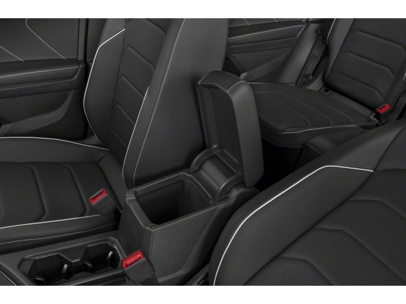 2024 Volkswagen Tiguan Highline R-Line Interior Shot 7