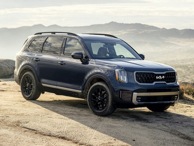 Ottawa's New 2024 Kia Telluride SX Limited w/Mahogany Interior New