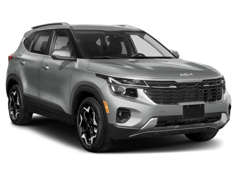2024 Kia Seltos EX Exterior Shot 8