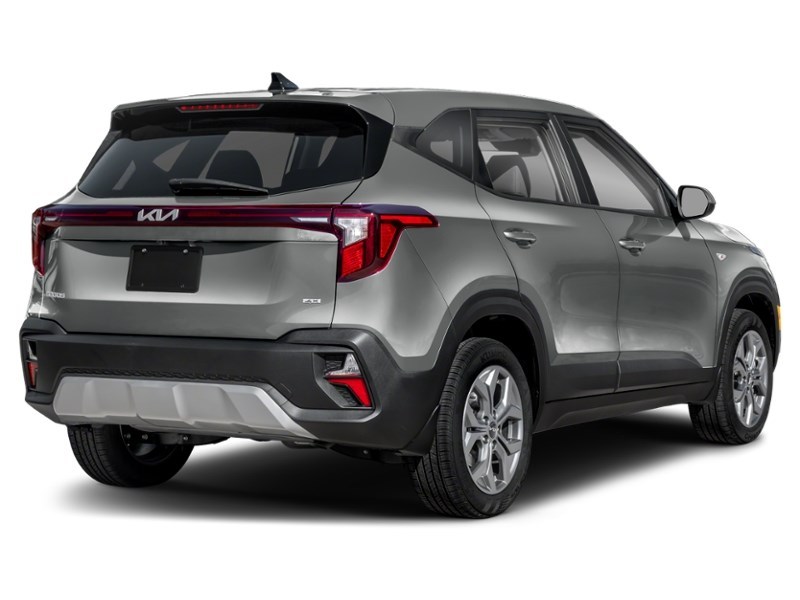 2024 Kia Seltos LX Exterior Shot 2