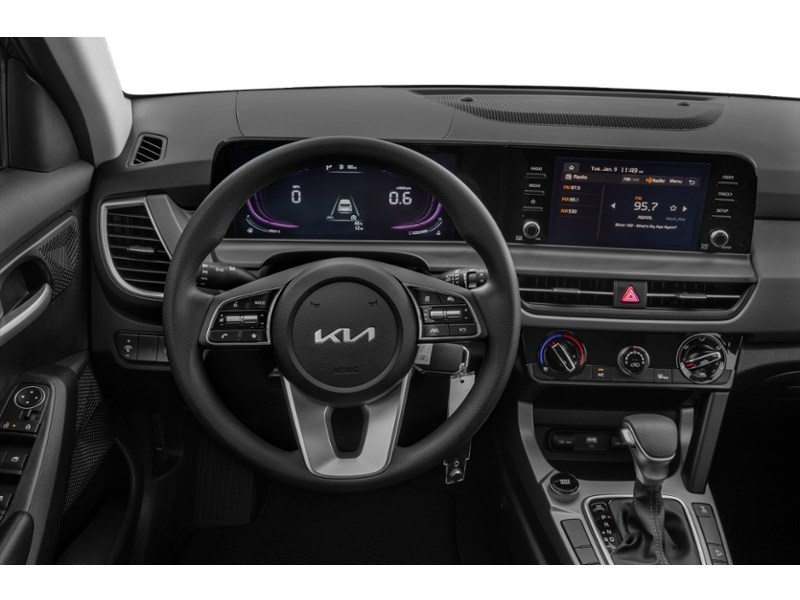 2024 Kia Seltos LX Interior Shot 3