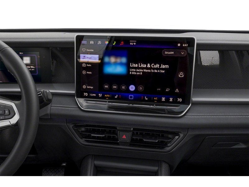 2026 Volkswagen Tiguan Comfortline Interior Shot 2