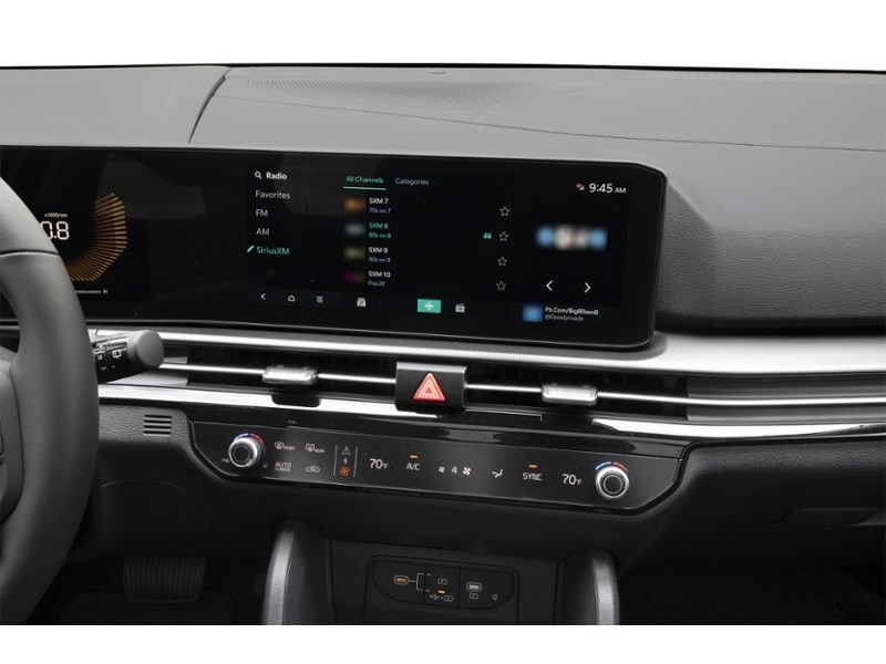 2026 Kia Sportage EX Interior Shot 2