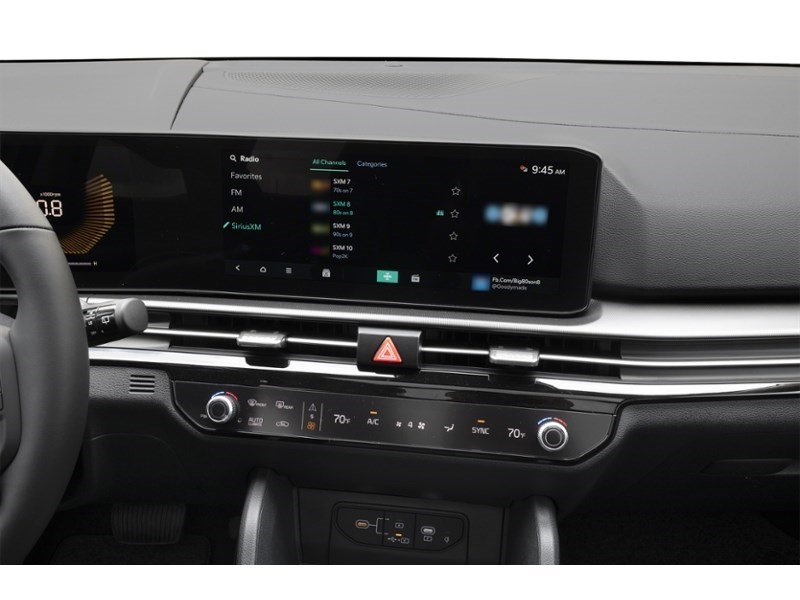 2026 Kia Sportage EX Interior Shot 2