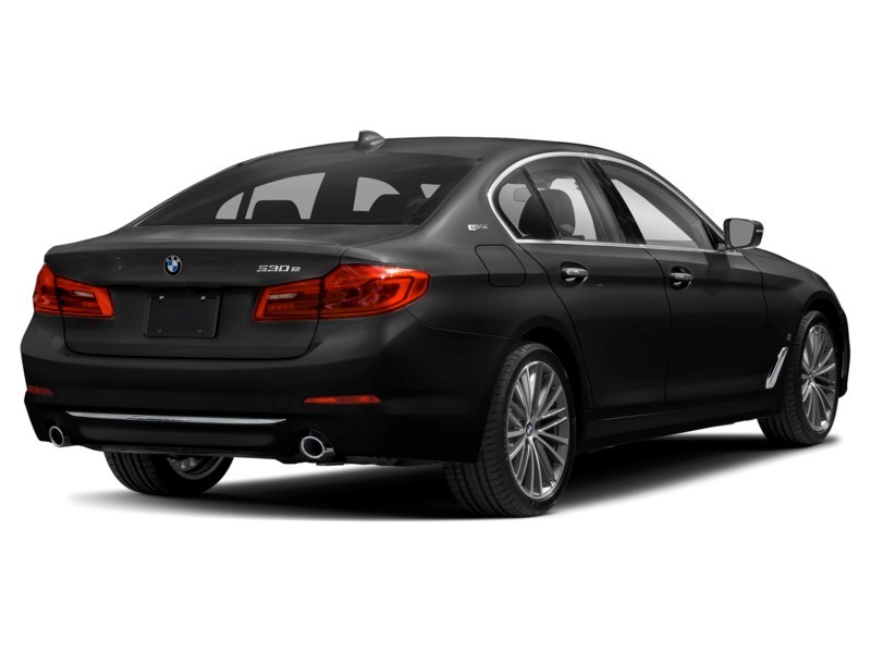 2018 BMW 530e xDrive iPerformance Black Sapphire Metallic  Shot 12